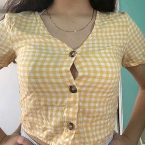 super cute yellow pastel crop top !
